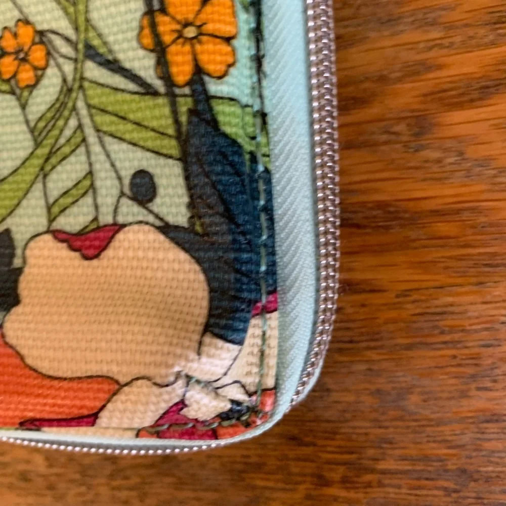 Sakroots Women's Wristlet  Floral Phone Wallet Purse Canvas Faux Leather Strap - Picture 4 of 9